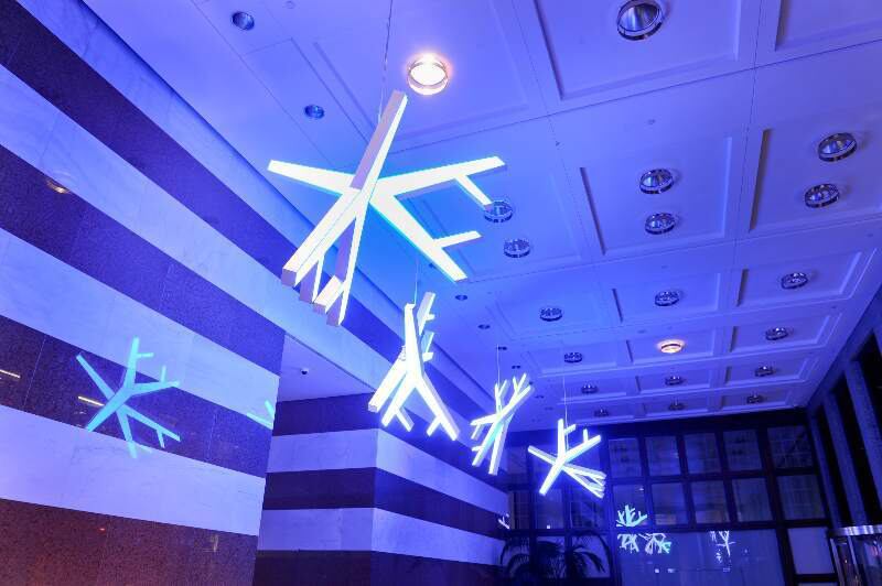 SNOWFALL. FROST a 20-foot tall interactive sculpture, and GUST a series of hanging sculptures  designed by Studio F Minus to illuminate Brookfield Place for the holiday season.