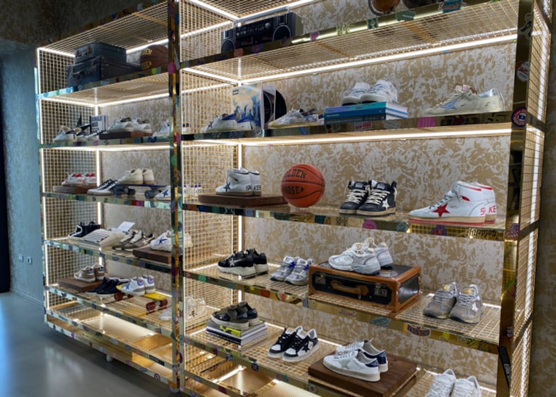 shoe display case Golden Goose