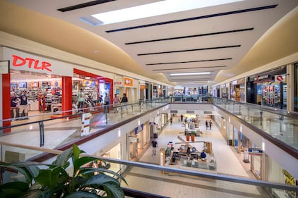 Cumberland Mall interior
