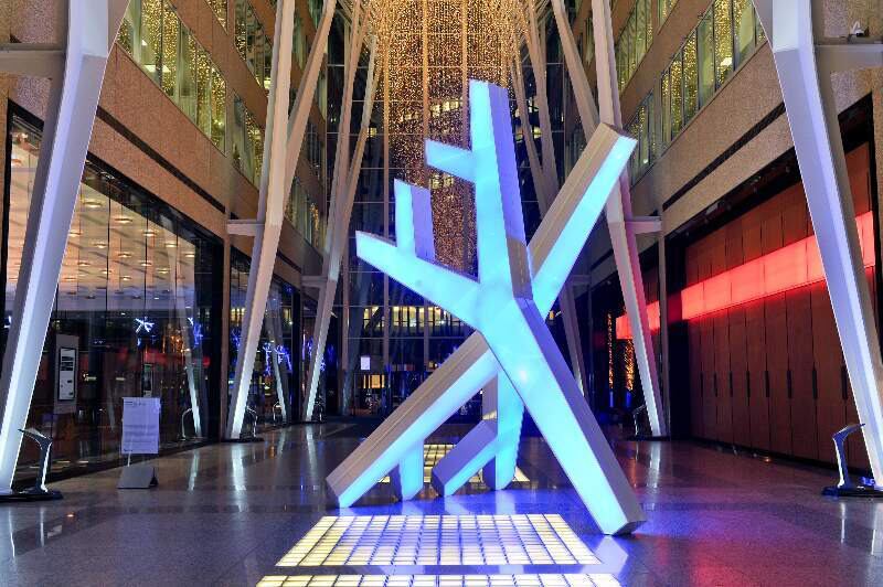 SNOWFALL. FROST a 20-foot tall interactive sculpture, and GUST a series of hanging sculptures  designed by Studio F Minus to illuminate Brookfield Place for the holiday season.
