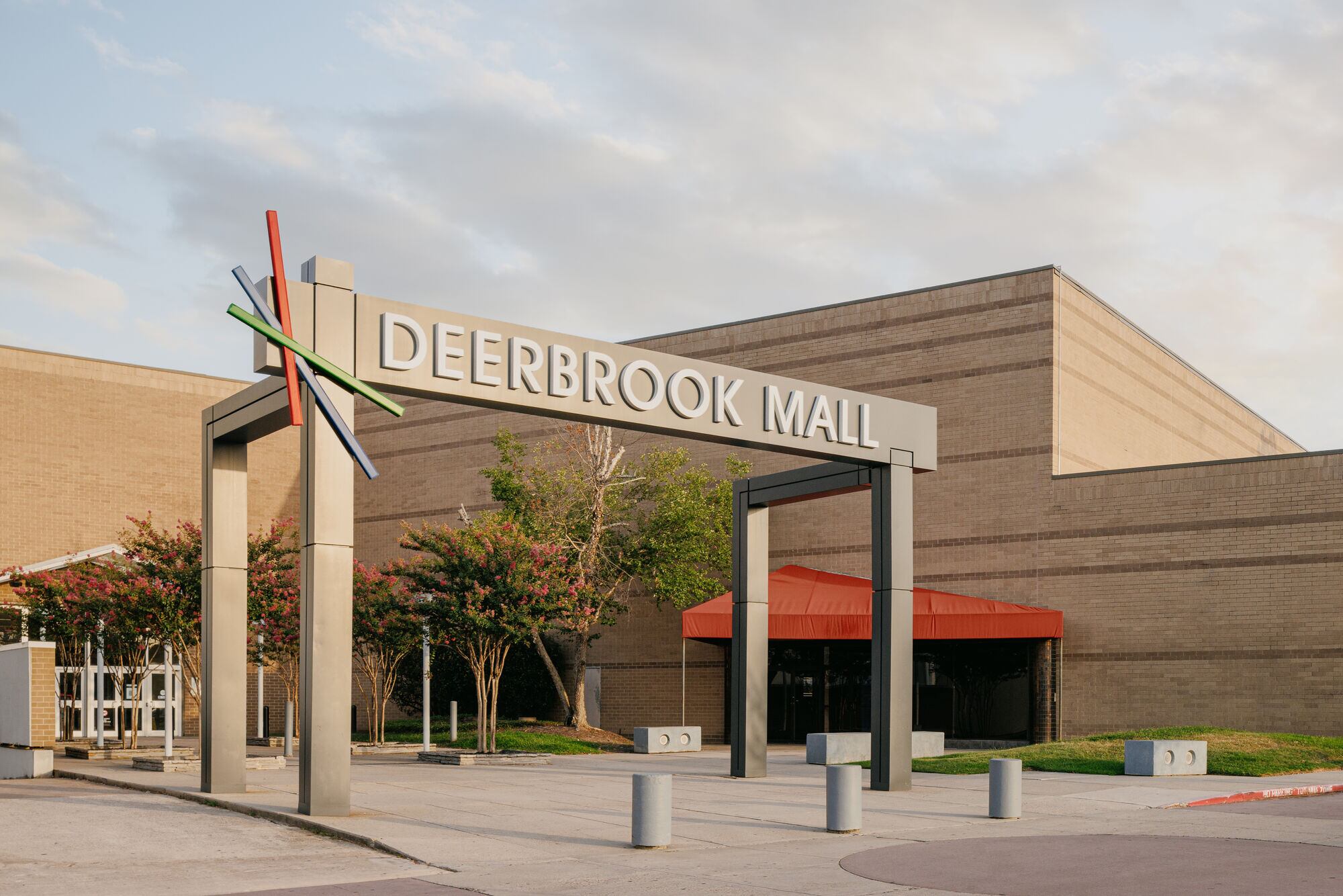 Deerbrook Mall